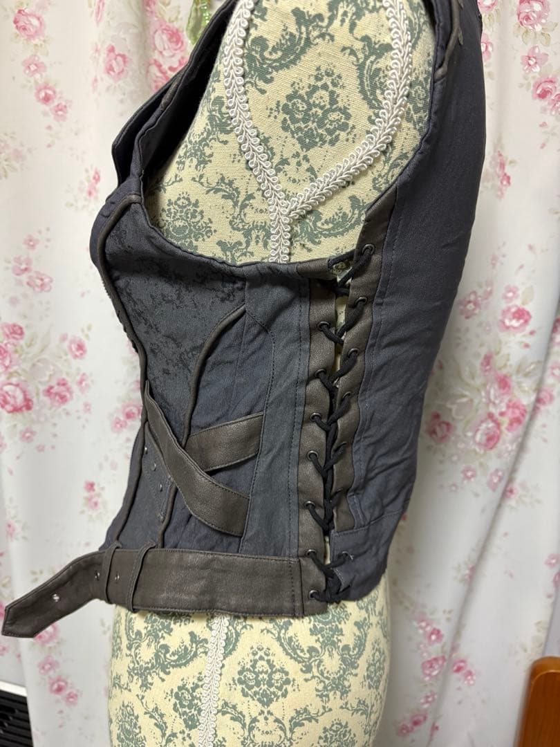 オッズオン ozz croce ベスト ジレ クラロリ ゴスロリ クロス刺繍