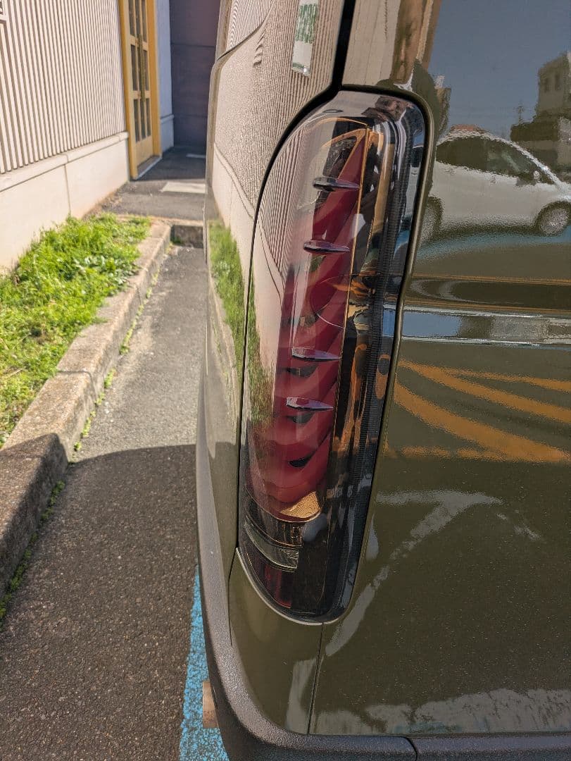 運転席側 ヴァレンティ×レガンス コラボ ウルトラΣ シグマ LEDテールランプ