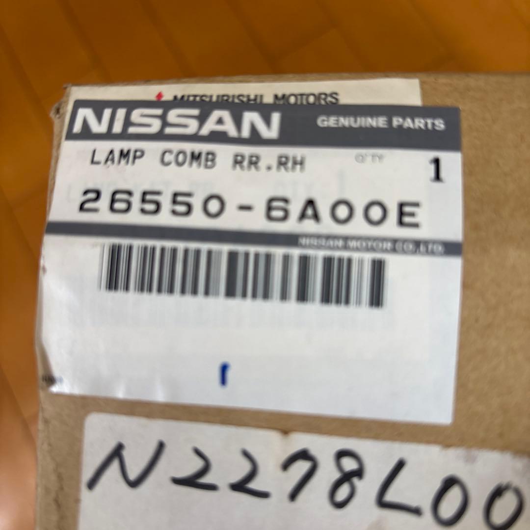 日産オッティー　テールライト　テールレンズ 左右セット