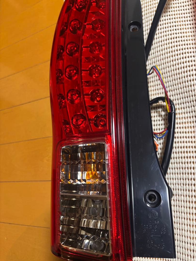 日産オッティー　テールライト　テールレンズ 左右セット