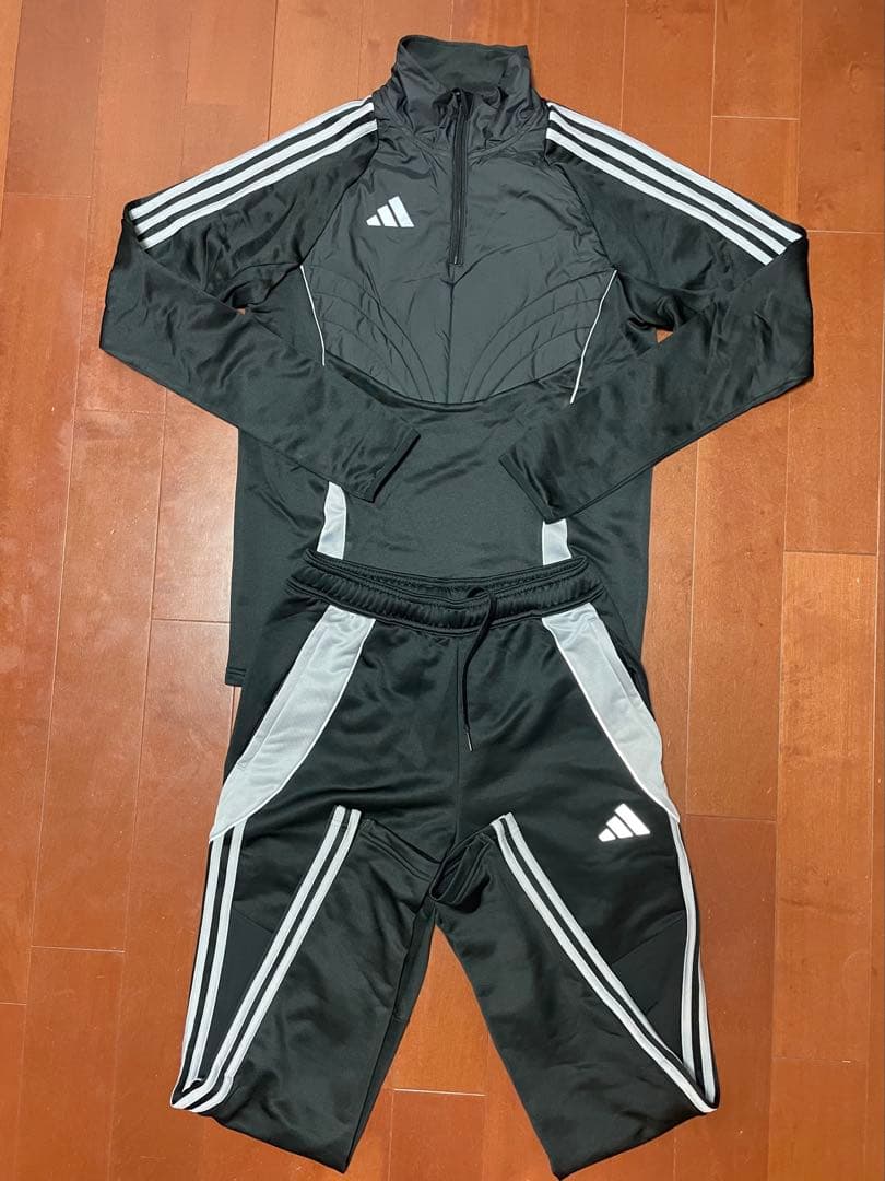 adidas トレーニングウェア上新品 下ほぼ未使用