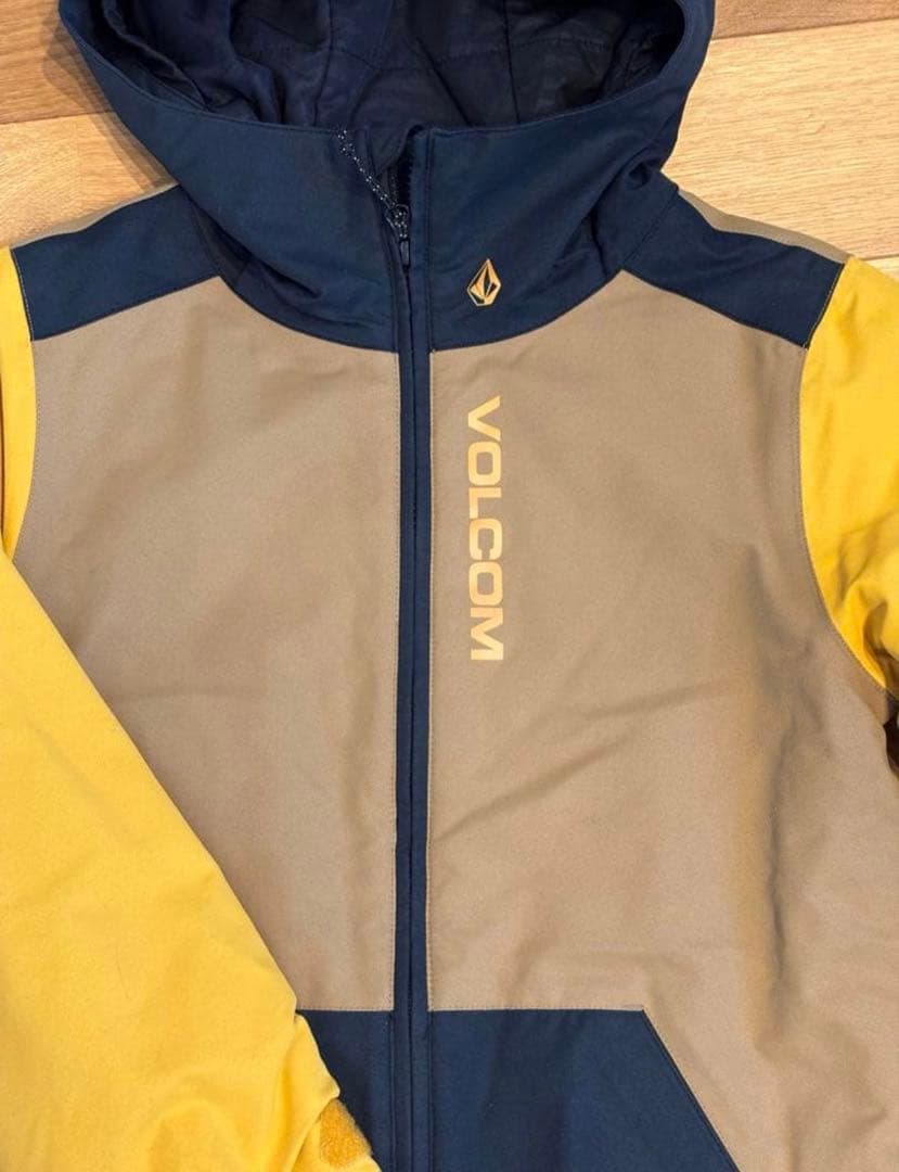 VOLCOM★スノーボードウェア　上下セット　ヒッププロテクターのおまけ付き