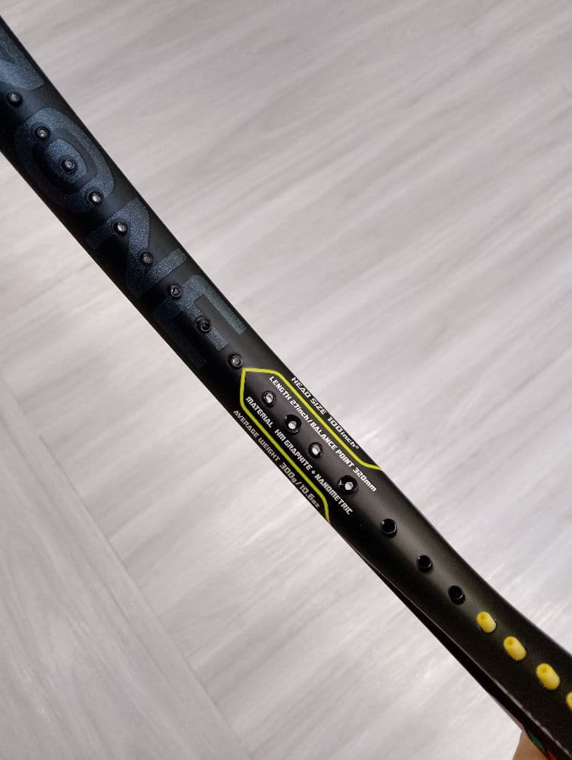 YONEX EZONE 100 テニスラケット イーゾーン100