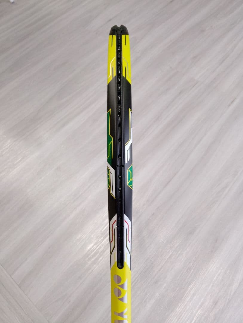 YONEX EZONE 100 テニスラケット イーゾーン100
