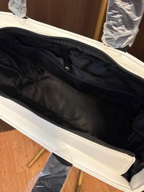 トミーヒルフィガーTHMG3FB5トートバッグ ホワイト/レッド 新品