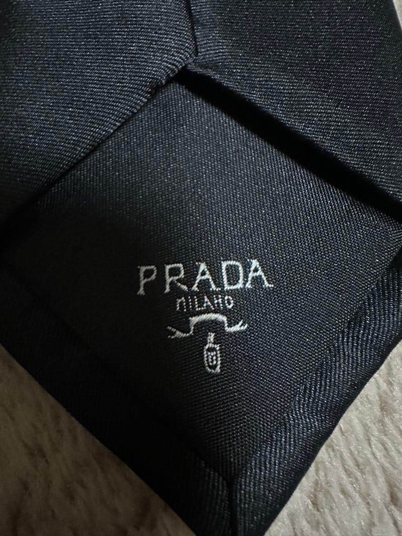 PRADA Re-Nylon ギャバジン ネクタイ 三角ロゴプレート