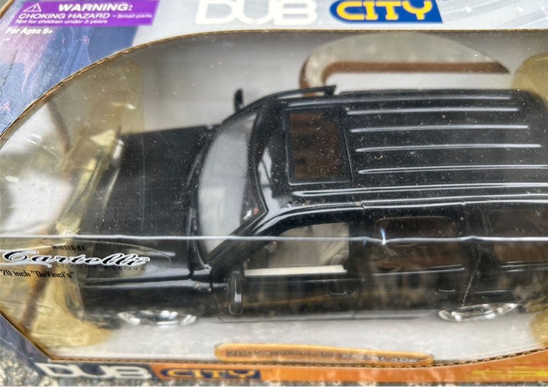 2000 CHEVY SUBURBAN シェビーサバーバン ダイキャスト1/24