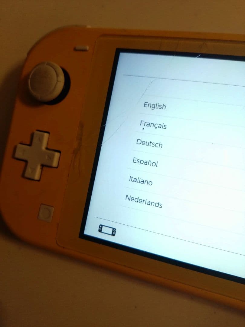 Nintendo Switchlight 本体 イエロー 2020年モデル