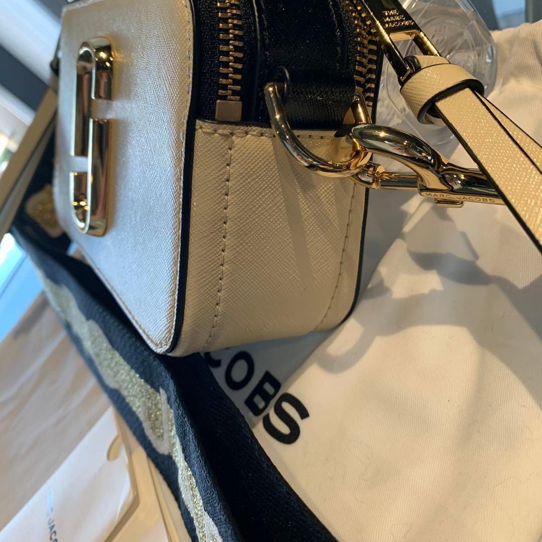 MARC JACOBS ホワイトショルダーバッグ