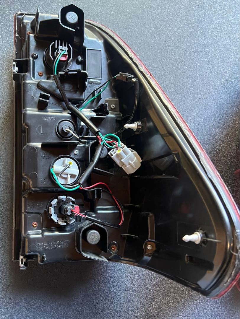 ハイラックス GUN125（後期型）レッドテールランプ（2個セット）