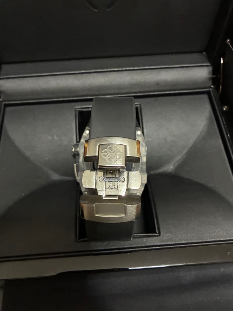 ゴールデンコンセプト 44mm