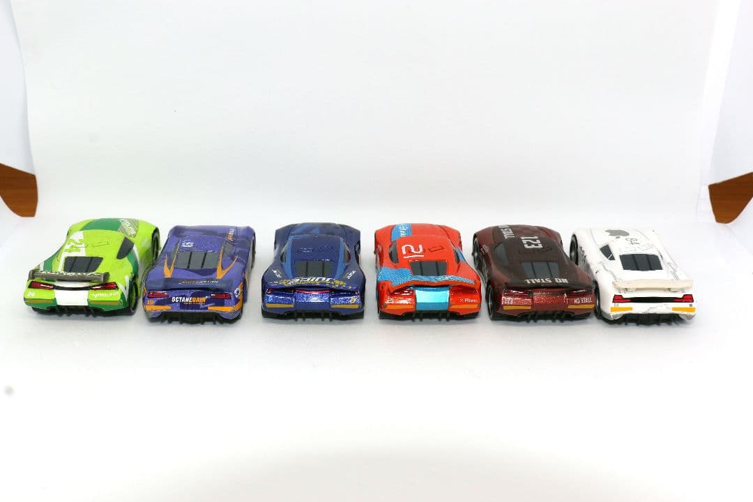 トミカ　カーズ　次世代レーサー6台セット