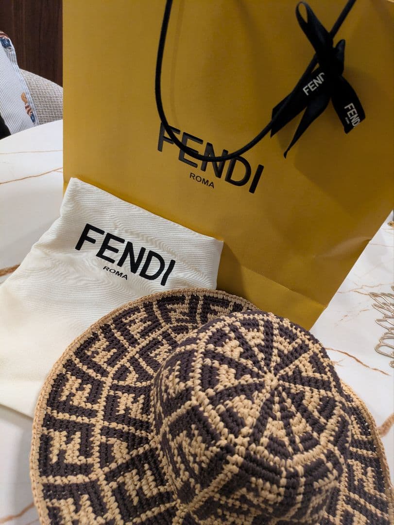 【美品】FENDI フェンディ FFロゴ ズッカ柄 クロシェハット M