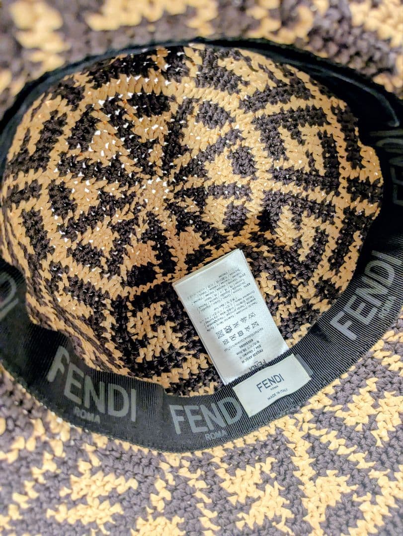 【美品】FENDI フェンディ FFロゴ ズッカ柄 クロシェハット M