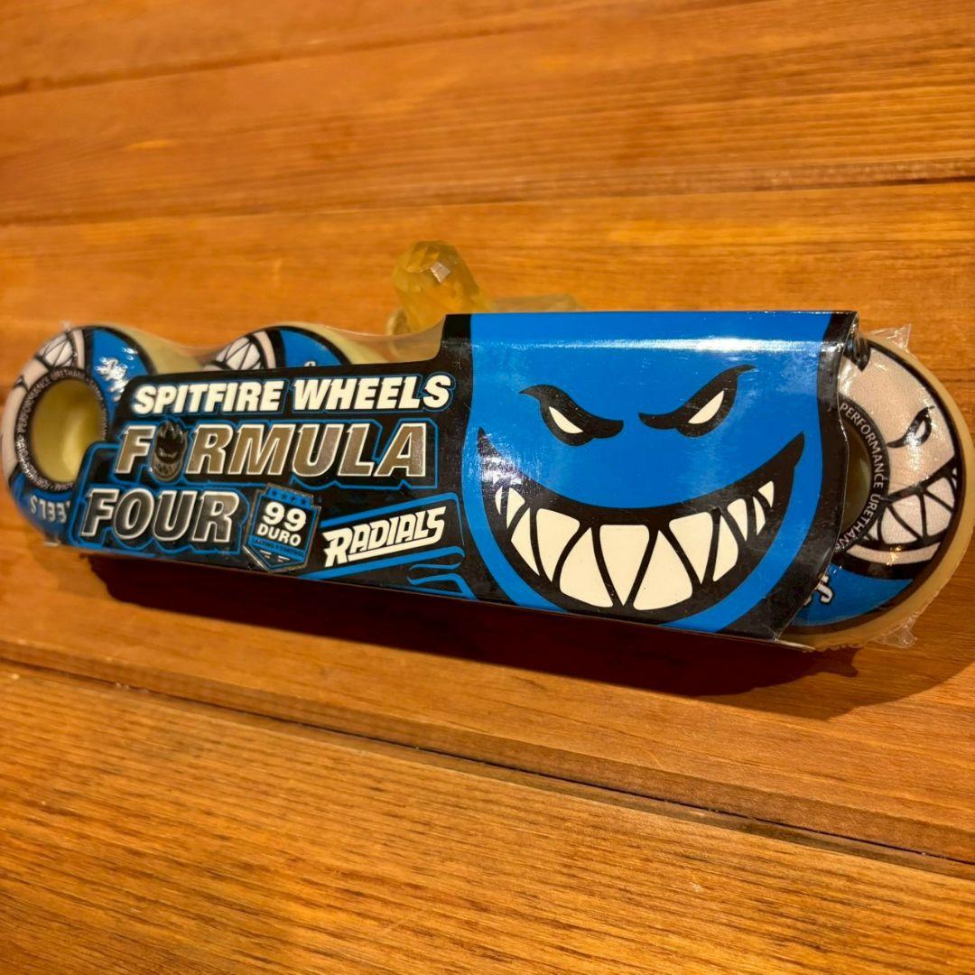 SPITFIRE FORMULA FOUR 99 DURO ラディアル 52mm