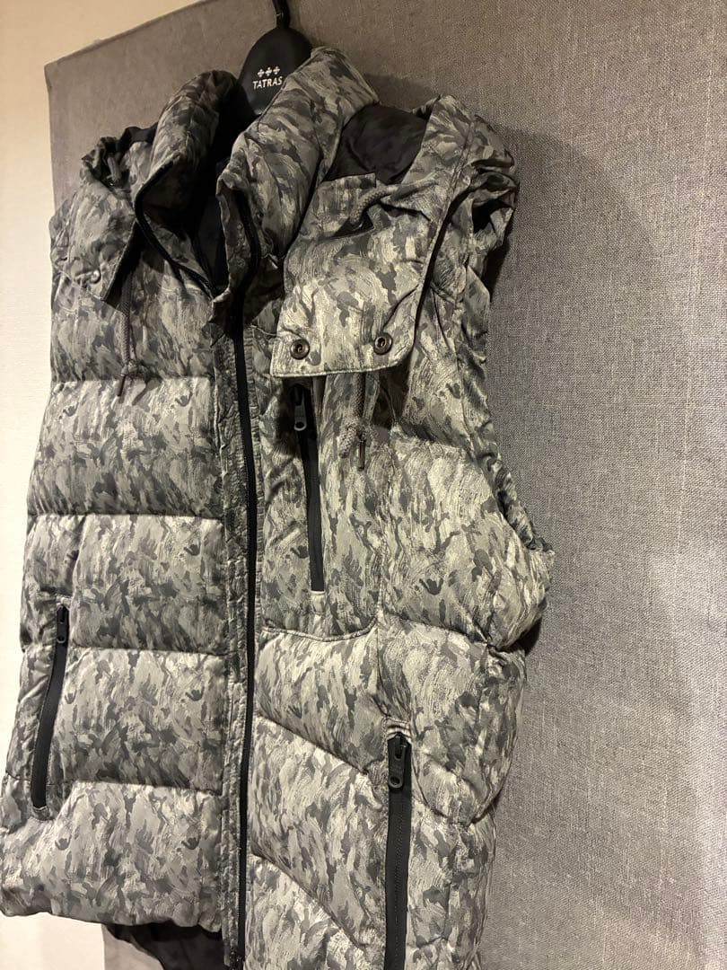 ＊極美品＊TATRAS Rライン カモフラダウンベストCESANOチェサーノ03