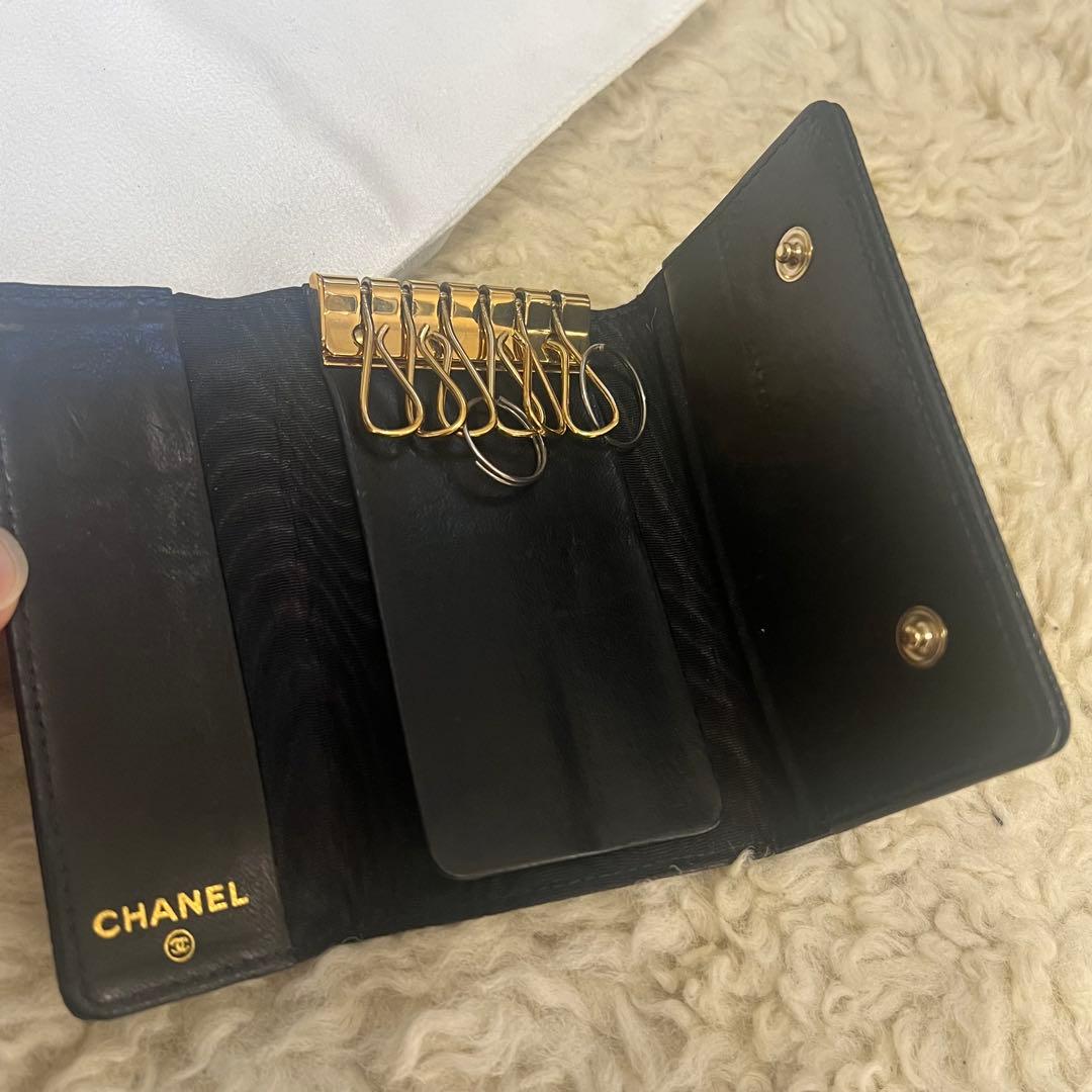 CHANELキャビアスキン キーケース6連
