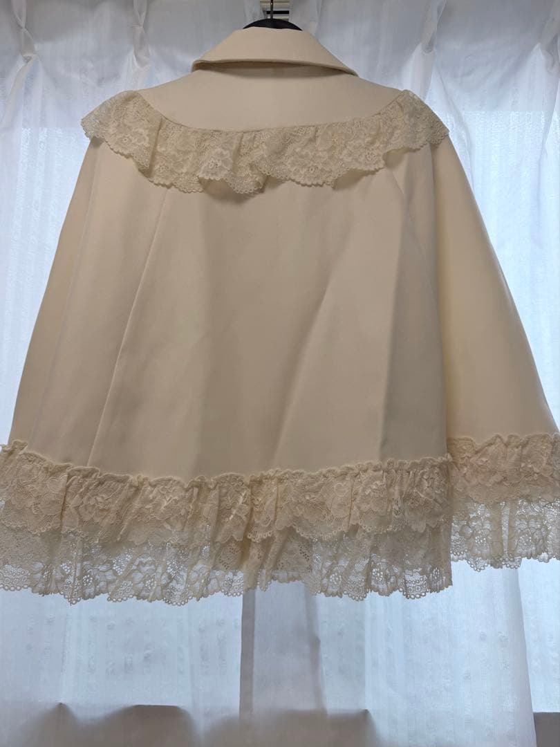 axes femme リボン付レースフリルコート 生成り