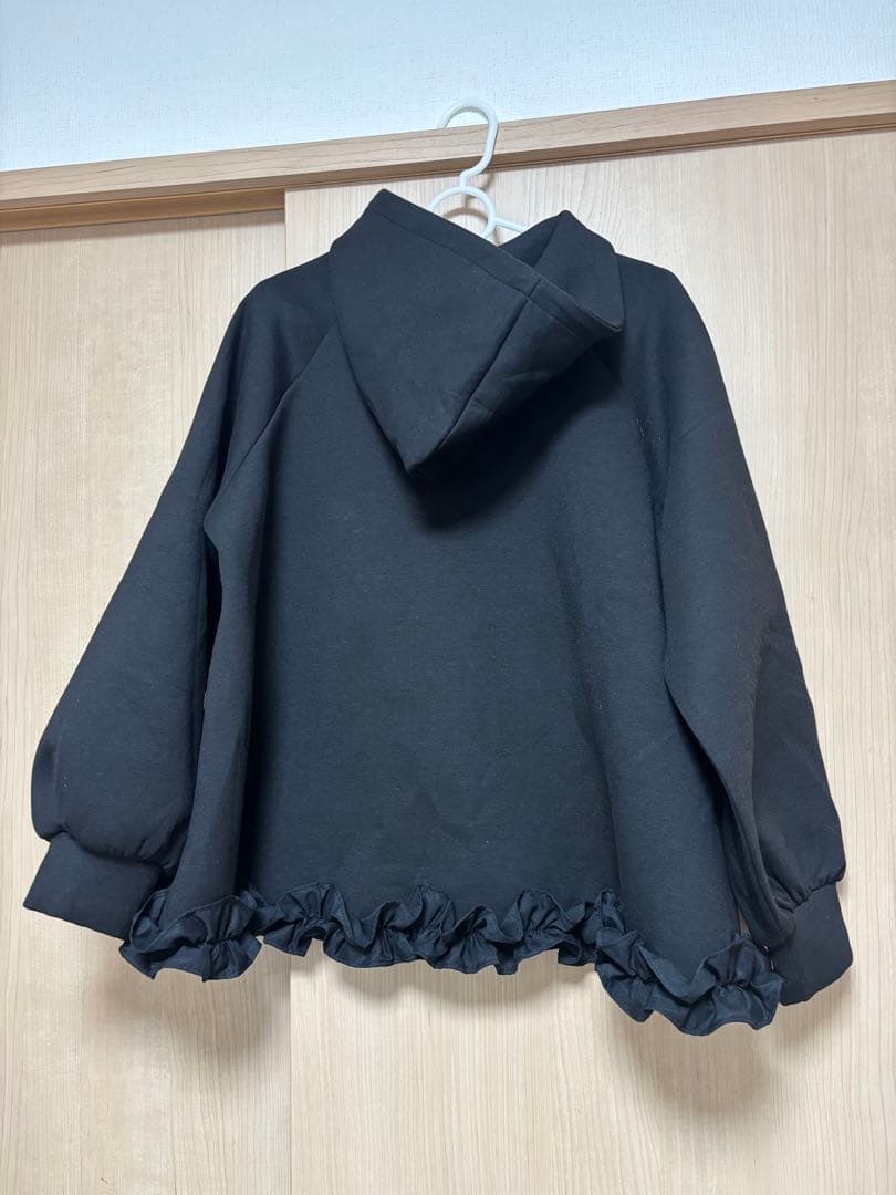裾フリルテントラインフーディー　ブラック　fitmore