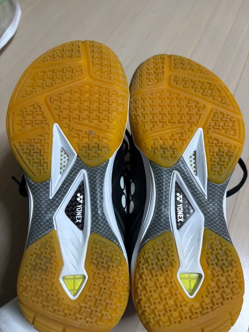 YONEX パワークッション65Z 24.0cm