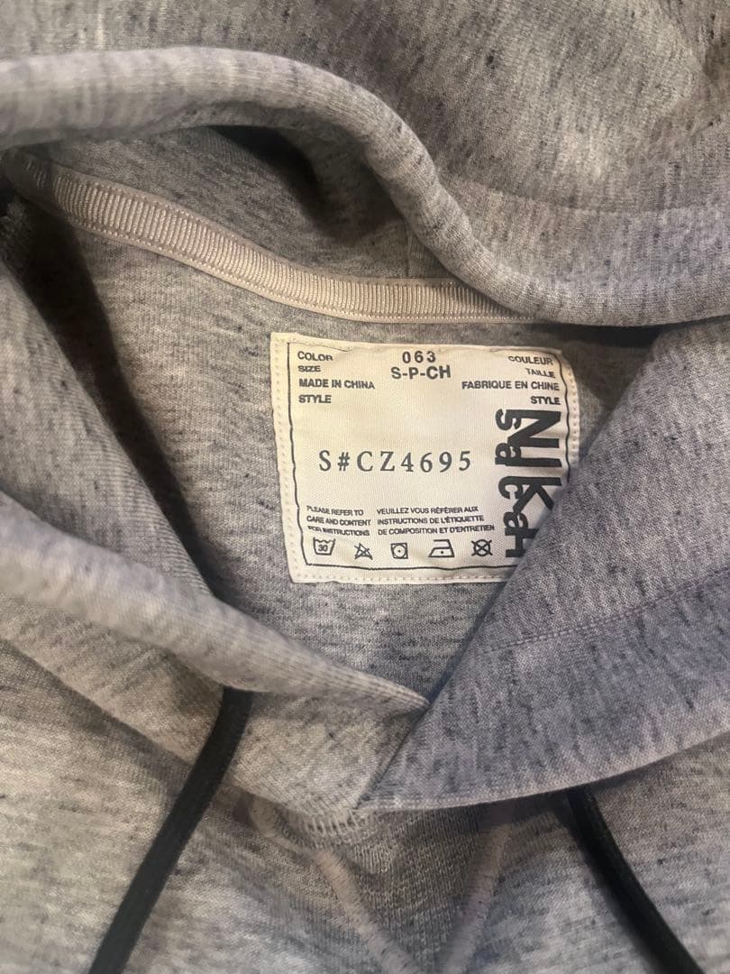 ちっち♡NIKE sacai cz4695フード付きパーカー