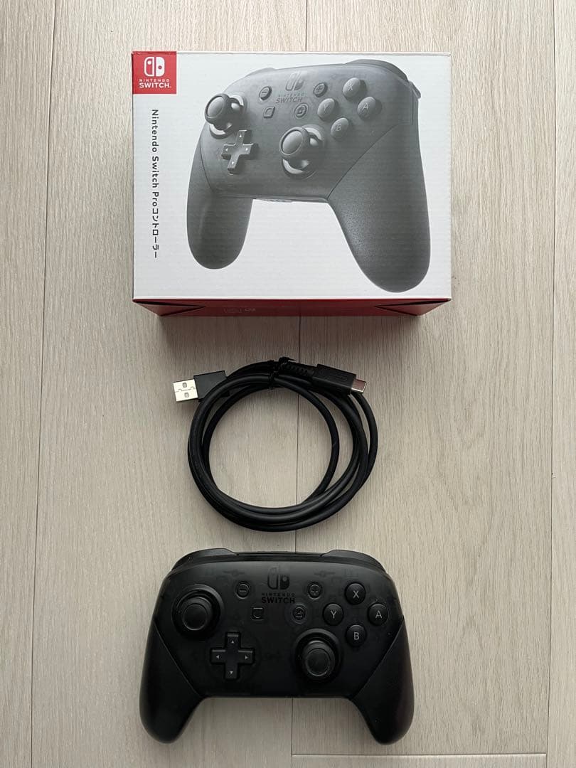 Nintendo Switch 本体　ケース・プロコン付き(中古)