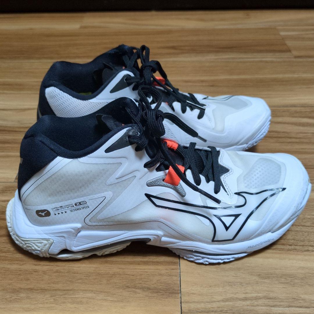 Mizuno Wave Lightning Z6 ミドルカット　24cm