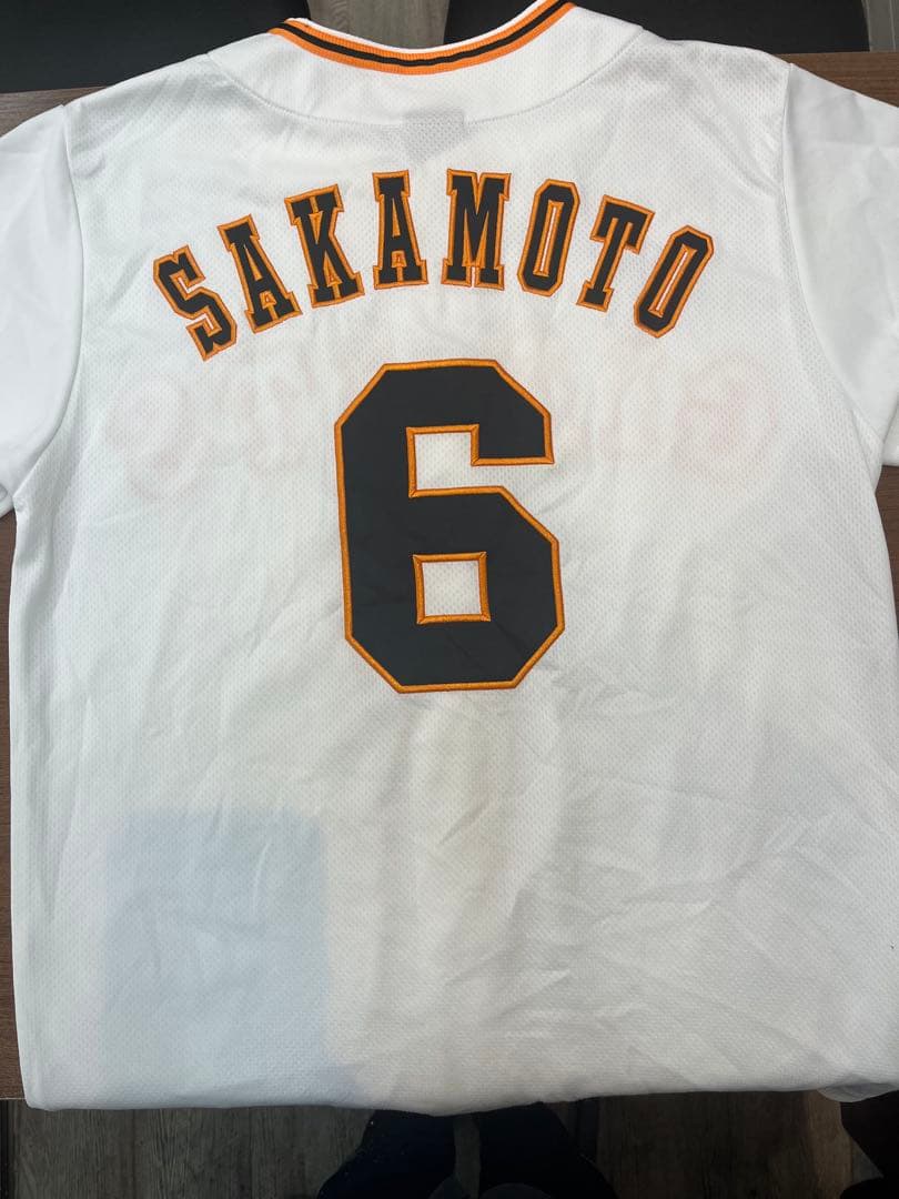 希少・美品アンダーアーマー読売ジャイアンツ　坂本勇人レプリカユニフォーム