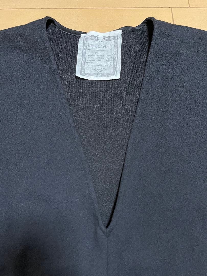 新品／BEARDSLEY ビアズリー　ブークレフレアーベスト　ブラック