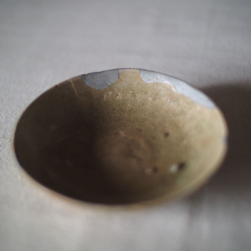 茶色の丸型皿 古道具古唐津 古陶 骨董 古美術