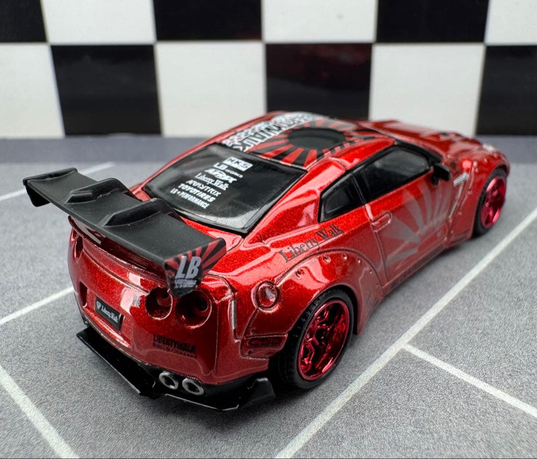 MINI GT LB★WORKS Nissan GT-R Candy Red