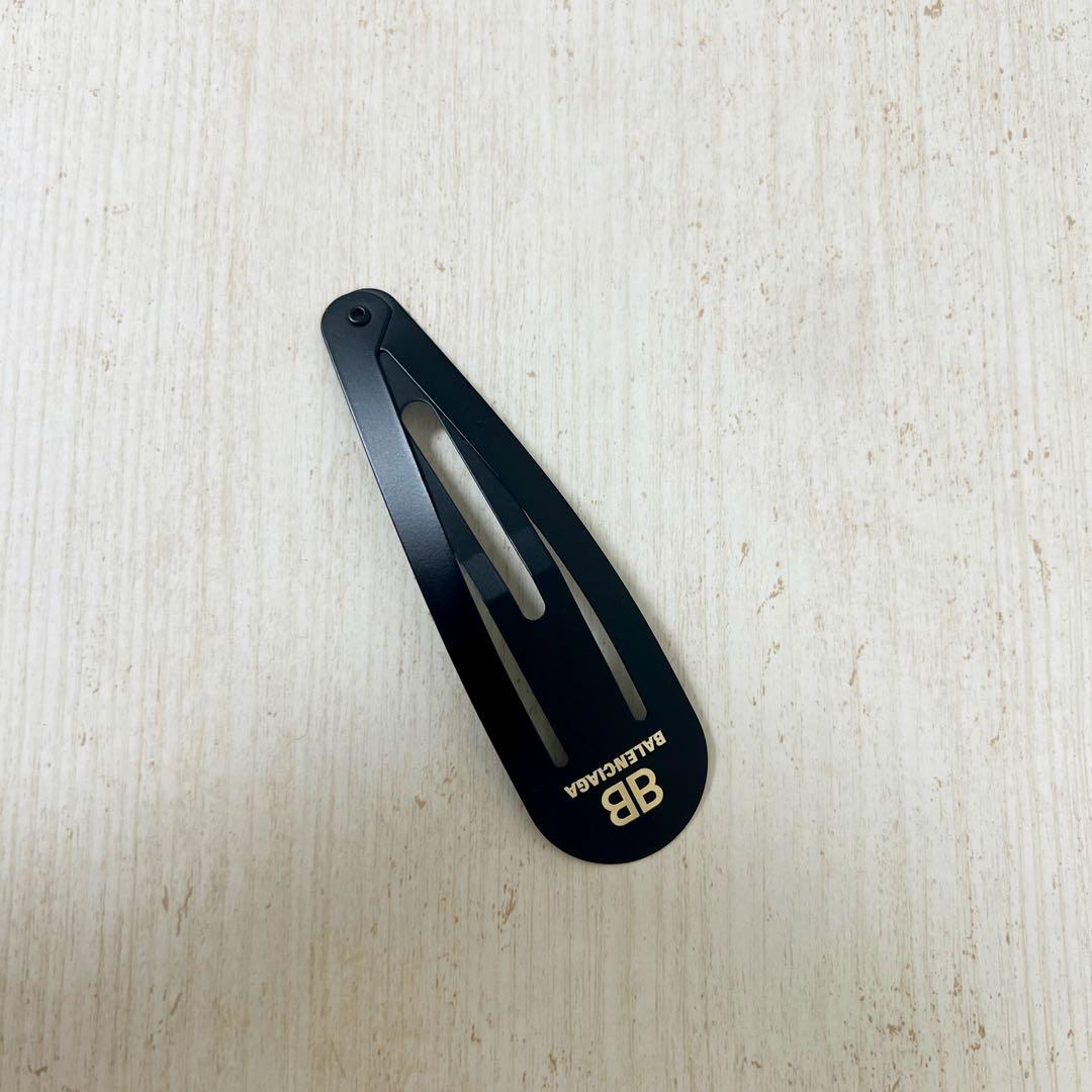 BALENCIAGA ブラック ヘアピン
