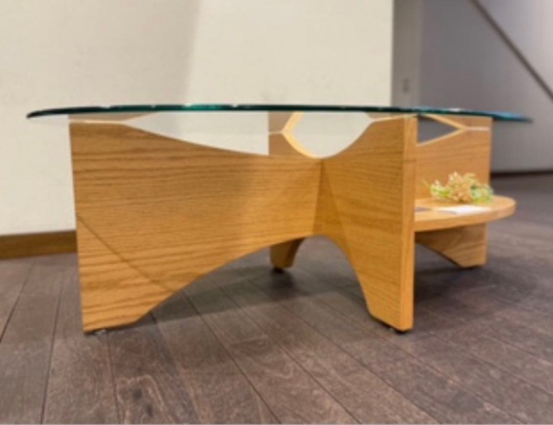 お部屋がスッキリ！オシャレでかわいい 強化ガラステーブル
