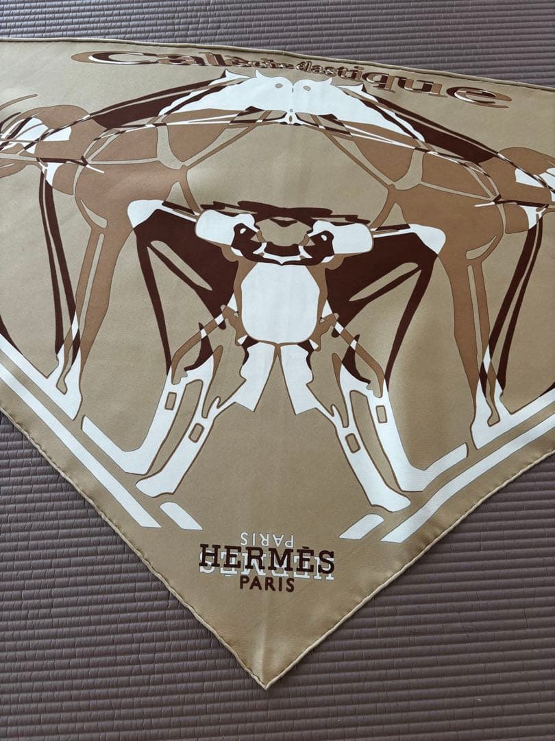 HERMES 三角シルクスカーフ