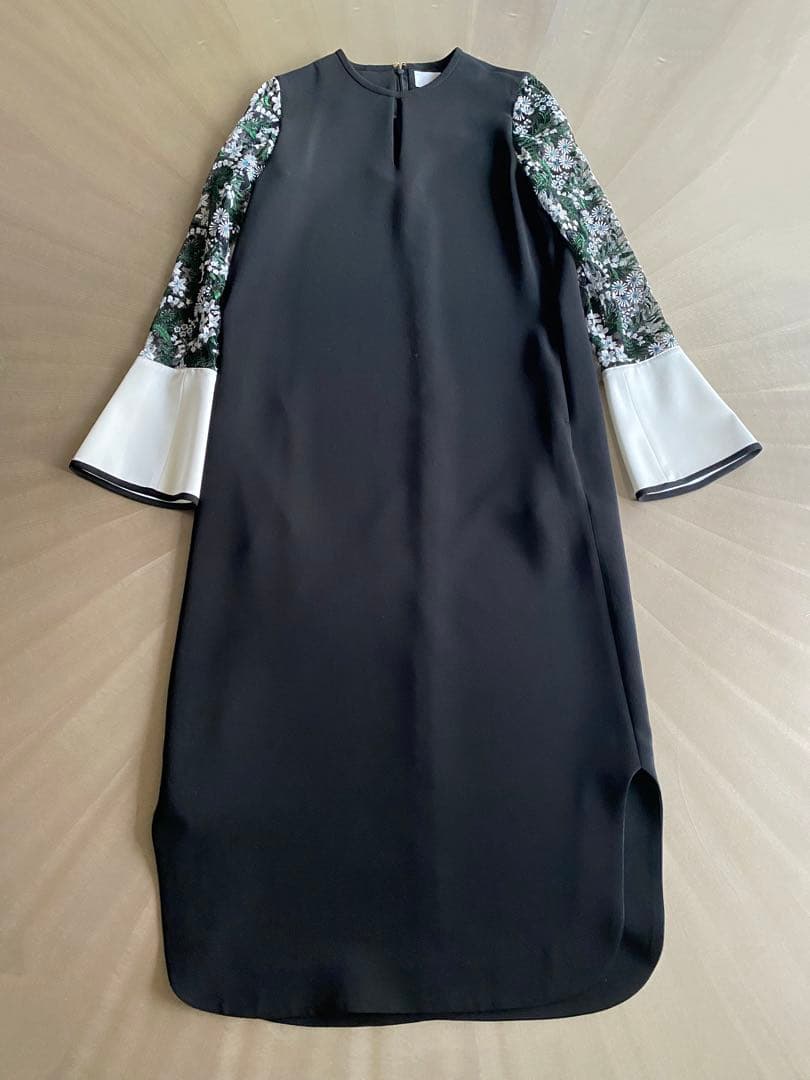 ワンピース Mame Kurogouchi Floral Lace-Sleeve Dress
