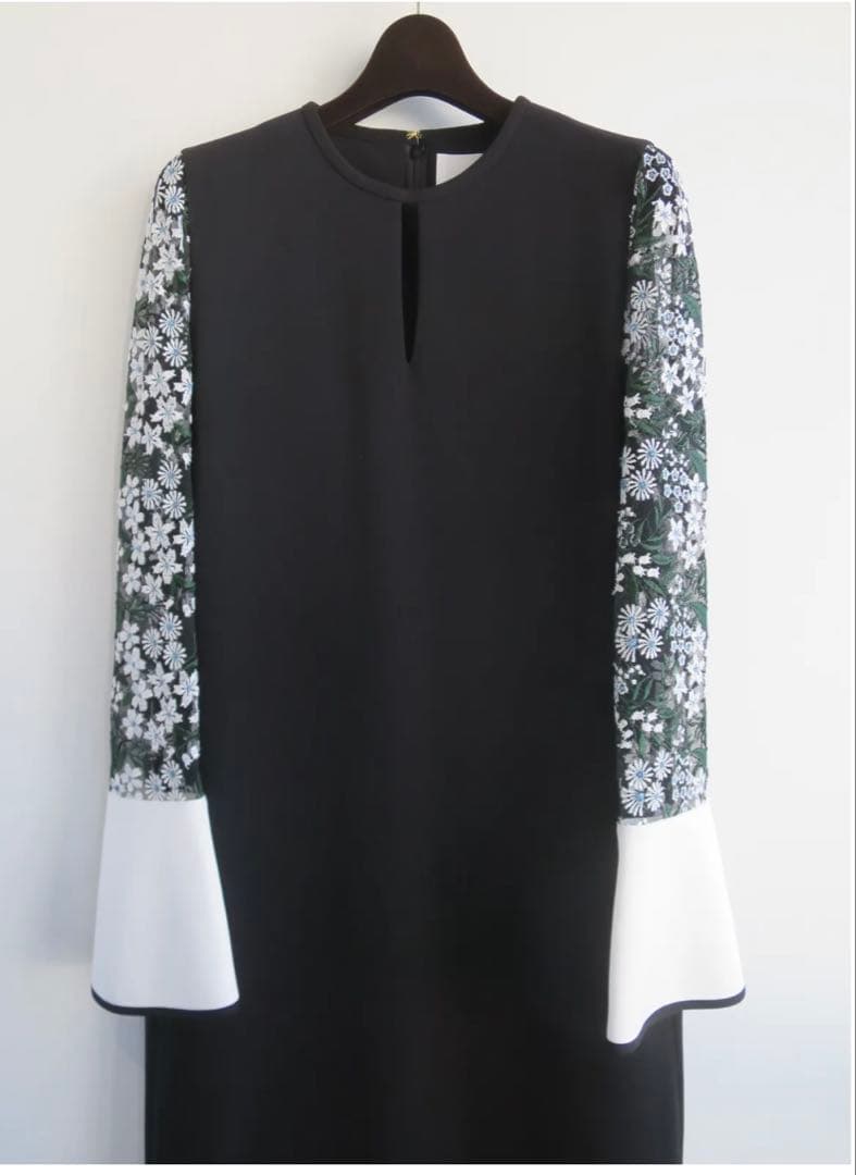 ワンピース Mame Kurogouchi Floral Lace-Sleeve Dress