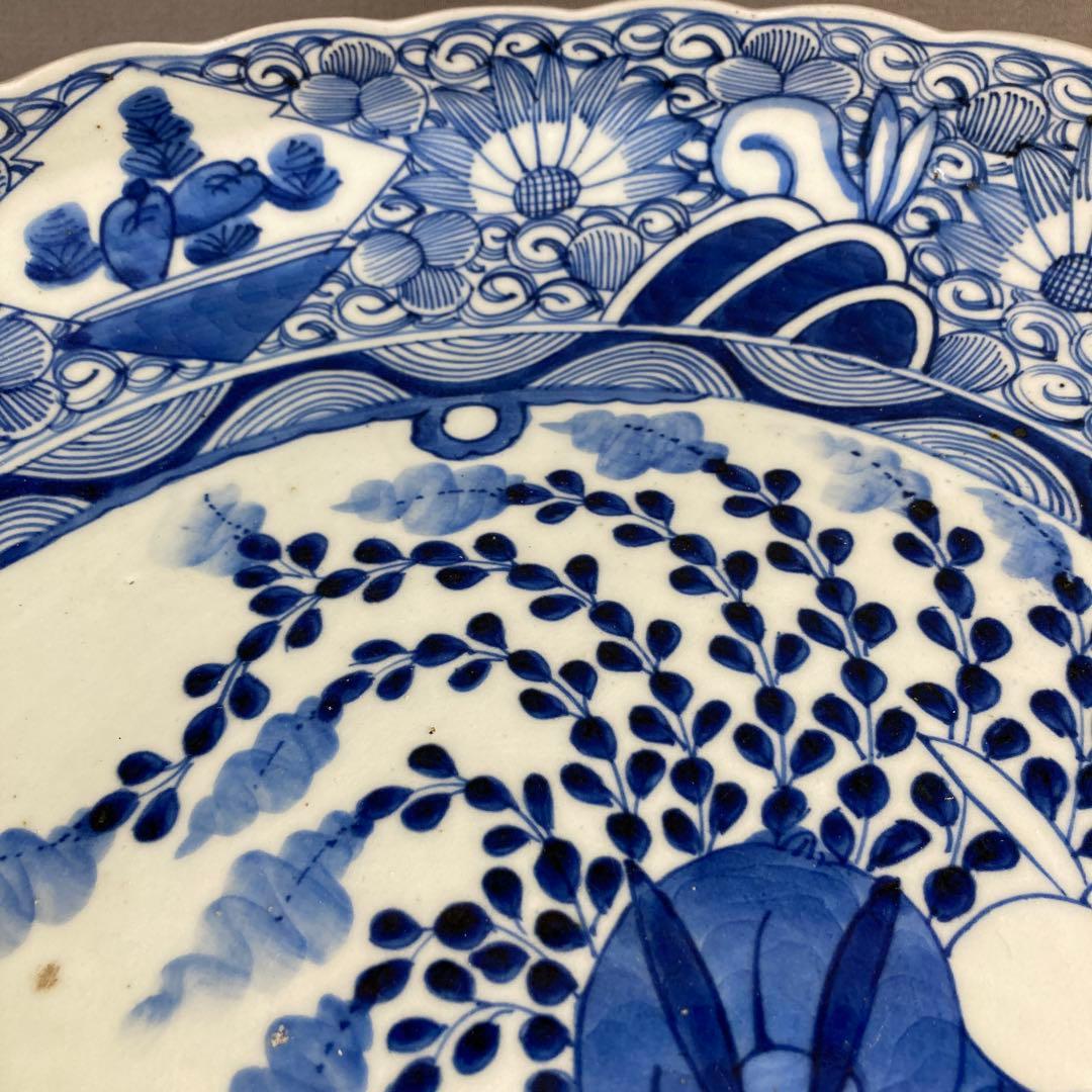 【まいまいさん専用】古伊万里の伝統　有田焼　古伊万里　染付二兎絵菊地紋　花縁大皿