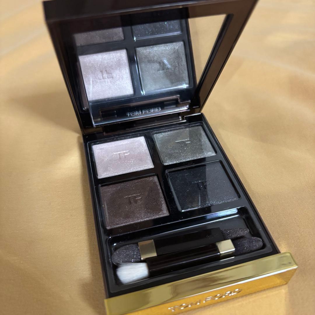 【美品】TOM FORD アイカラー クォード　05A ダブル インデムニティー