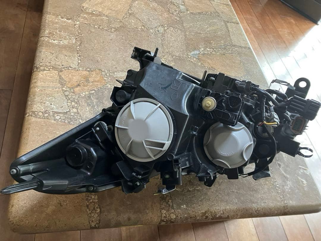 美品フーガY51前期右側ヘッドライト AF S有ポリカーボネート製