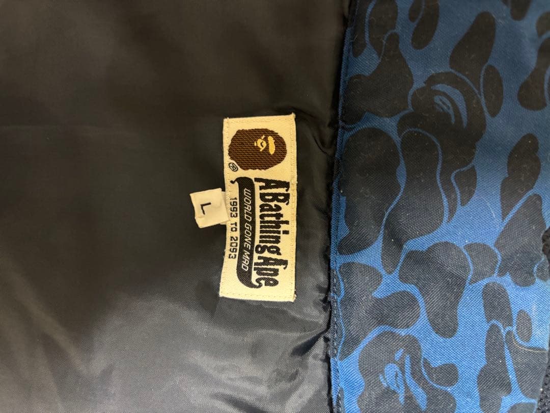 A BATHING APE ダウンベスト ネイビー/カモフラージュ中古