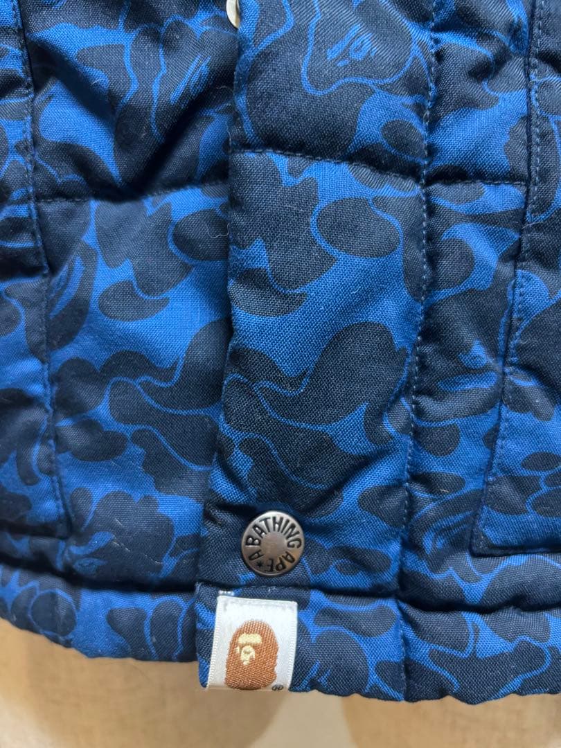 A BATHING APE ダウンベスト ネイビー/カモフラージュ中古