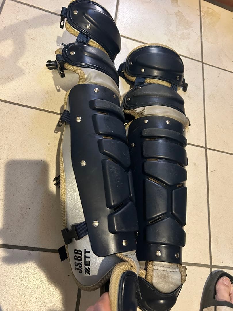 【週末セール】ゼット　軟式　キャッチャーレガース　防具　限定カラー