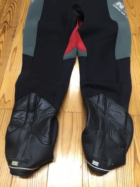 ダイビングスーツ