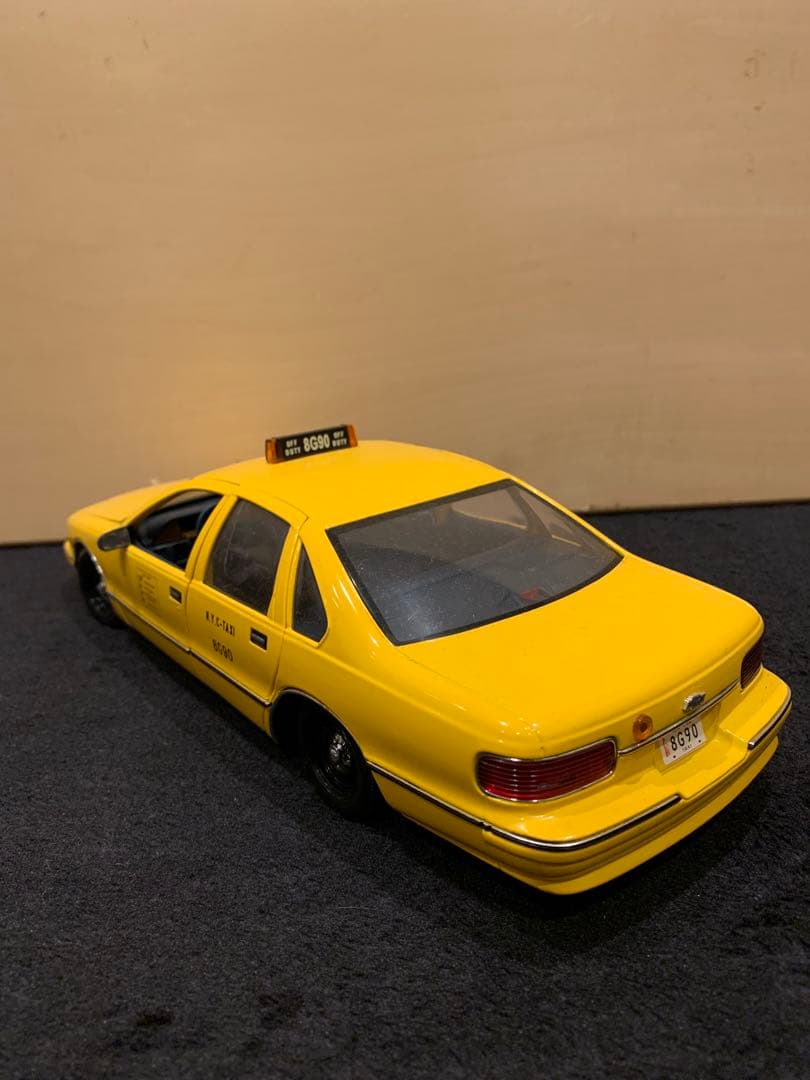 1／18スケール　シボレーカプリスTAXI②