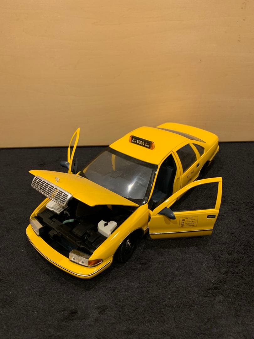 1／18スケール　シボレーカプリスTAXI②