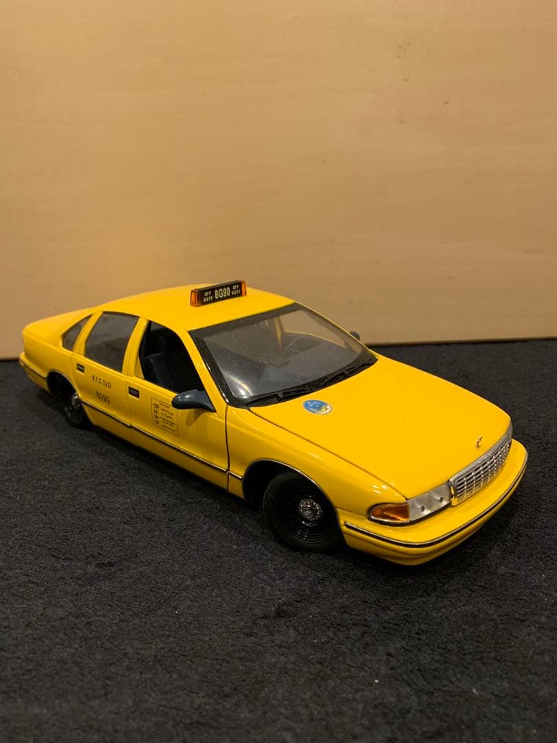 1／18スケール　シボレーカプリスTAXI②