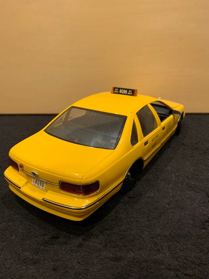 1／18スケール　シボレーカプリスTAXI②