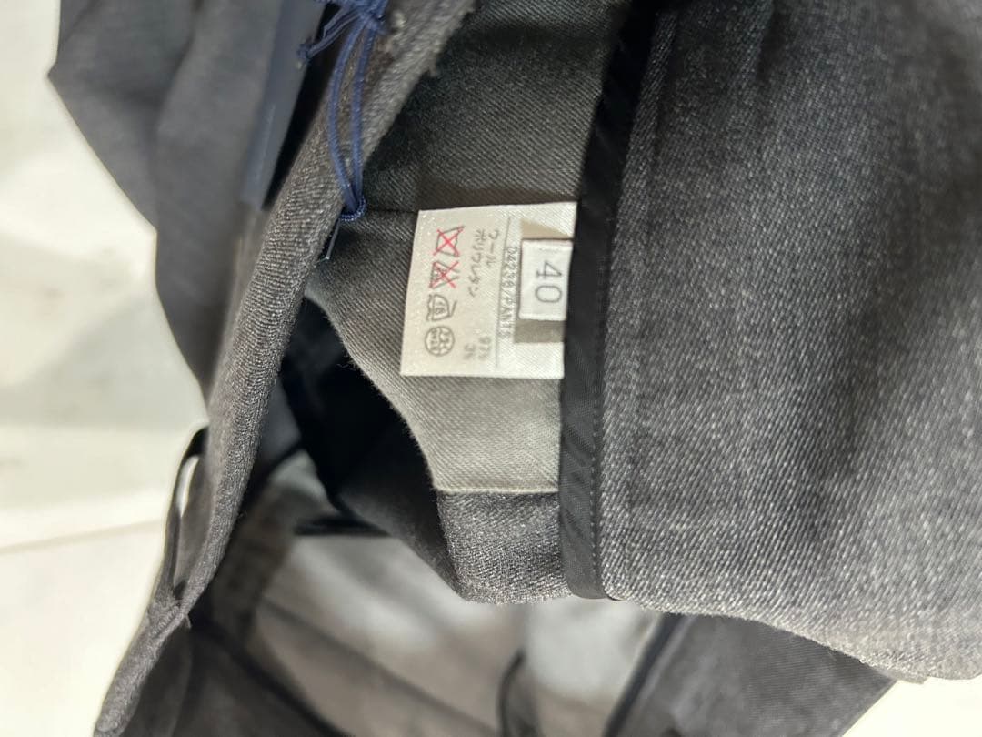 新品タグ付き INCOTEX スラックス パンツ グレー 40