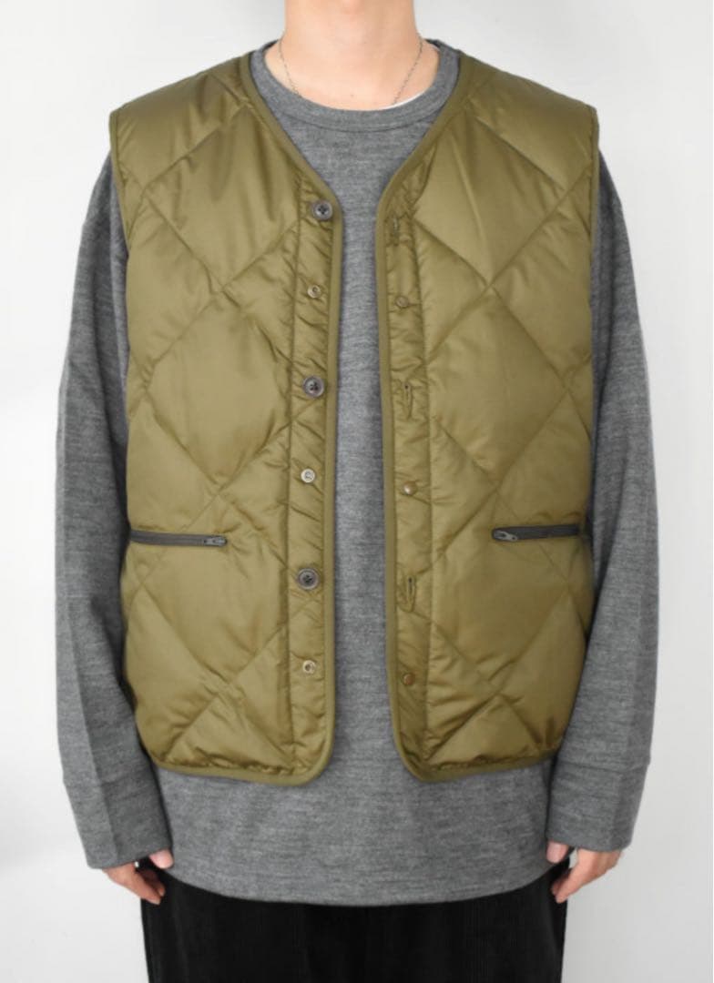 ジャケット・アウター MODMNT LINER DOWN VEST OLIVE