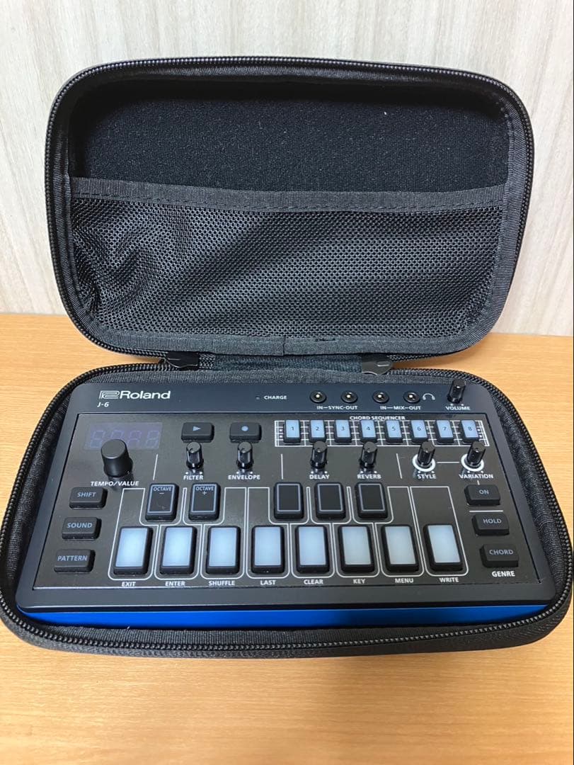 Roland J-6コードシンセサイザー